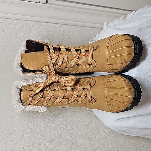 Qupid Heel Boots - Picture 3 of 9